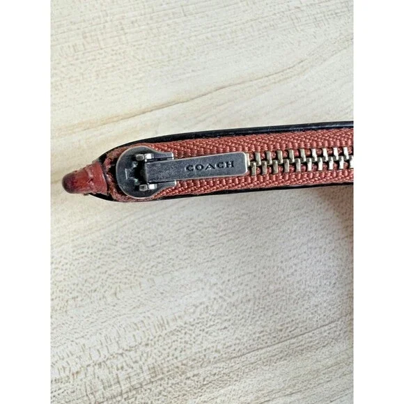 Coach Long Wallet - Picture 3 of 4